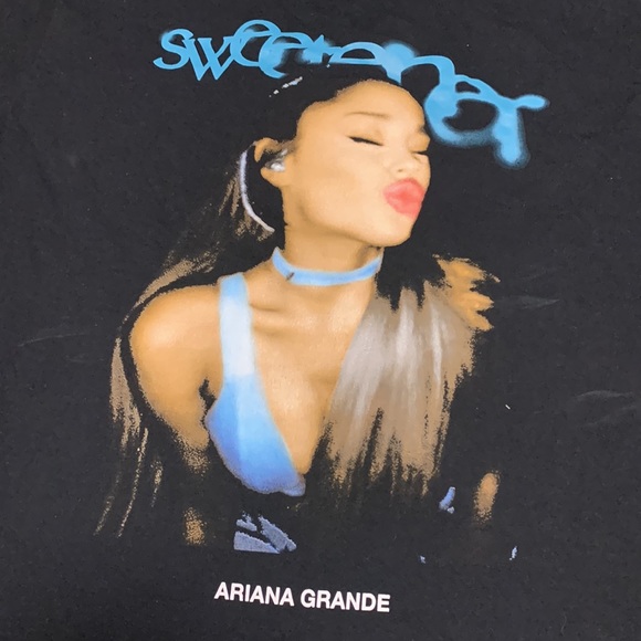 Ariana Grande Sweetener T-Shirt - Picture 2 of 3